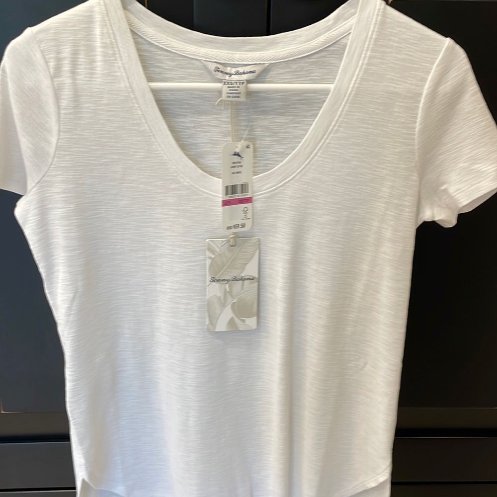 NWT Tommy Bahama women’s Ashby tee